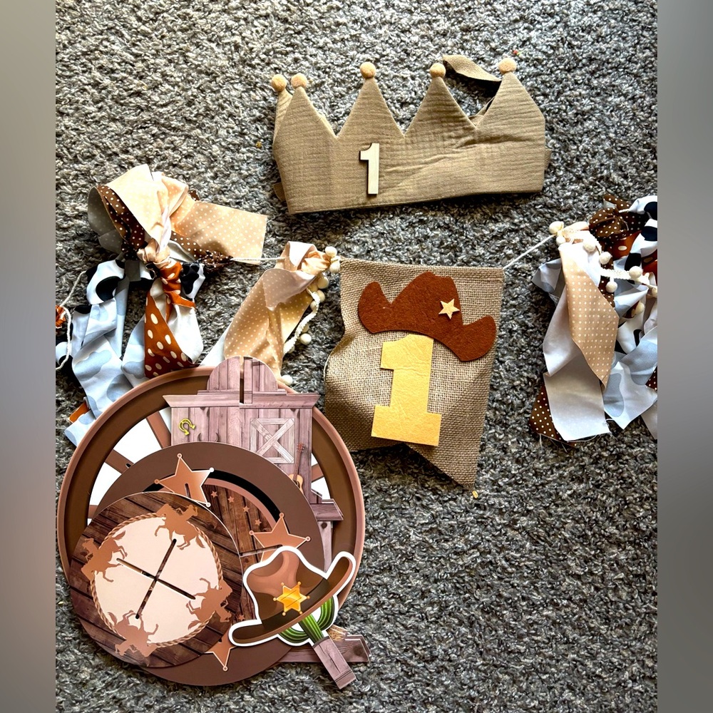 Cowboy Themed Birthday Decoration Set
